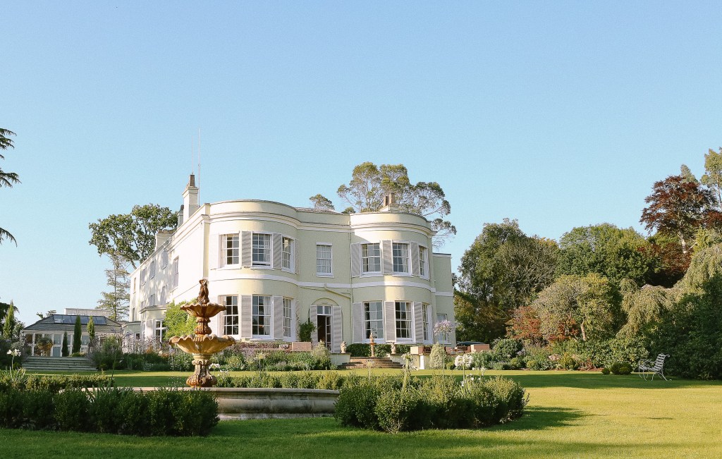 The Grapevine Evening | Deer Park&nbsp;Hotel